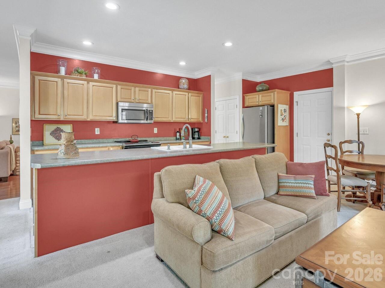 Listing Photo 12