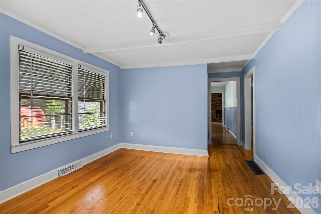 Listing Photo 6