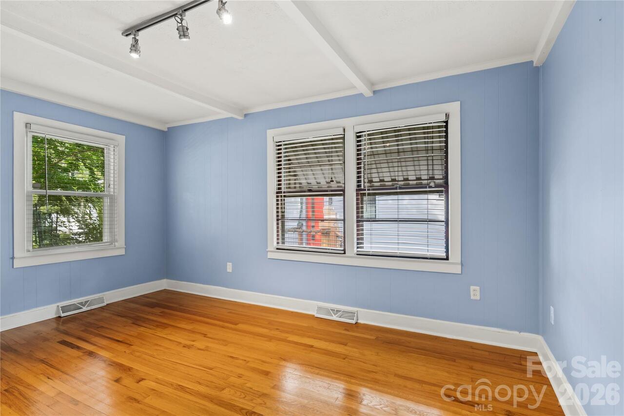 Listing Photo 7