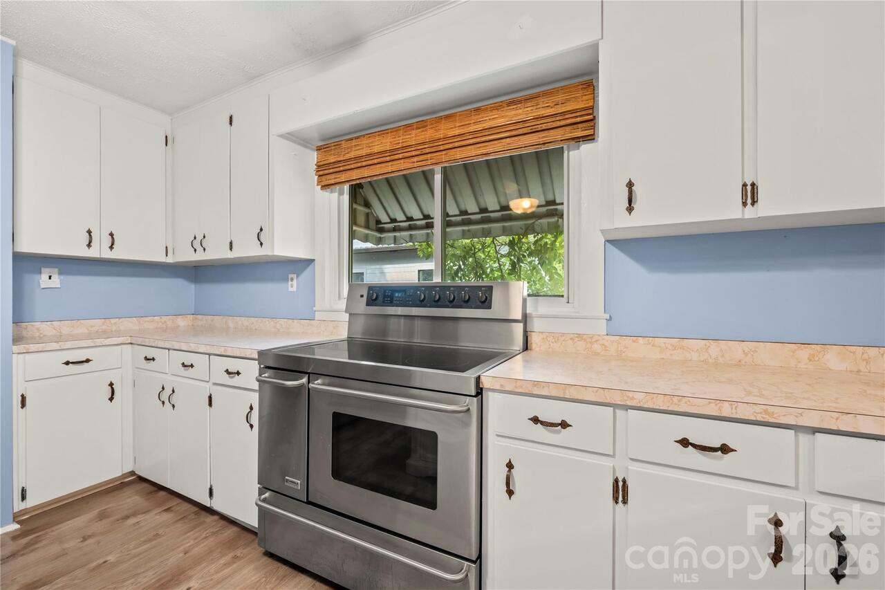 Listing Photo 11