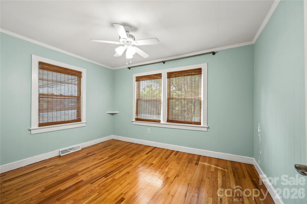 Listing Photo 16