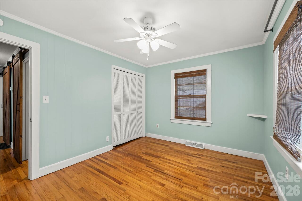 Listing Photo 17