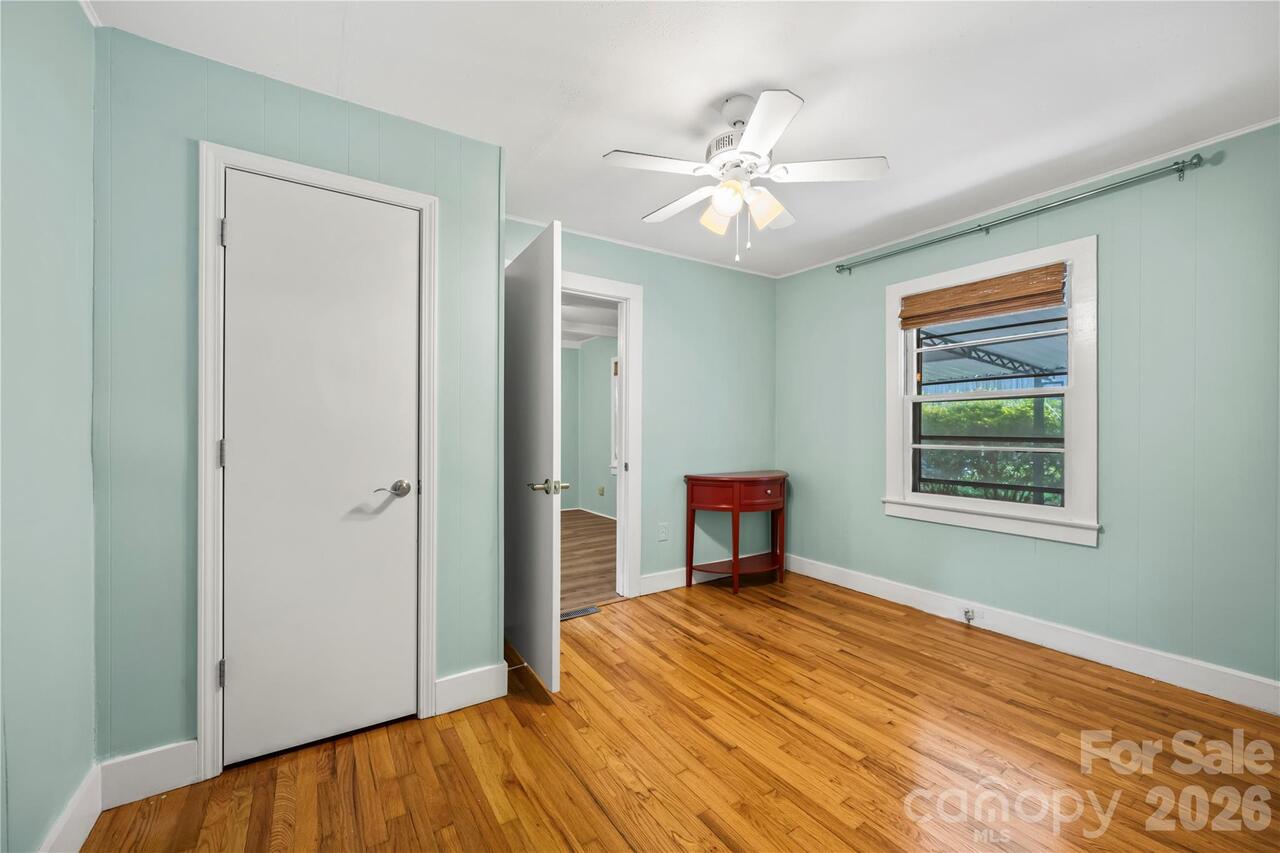 Listing Photo 18