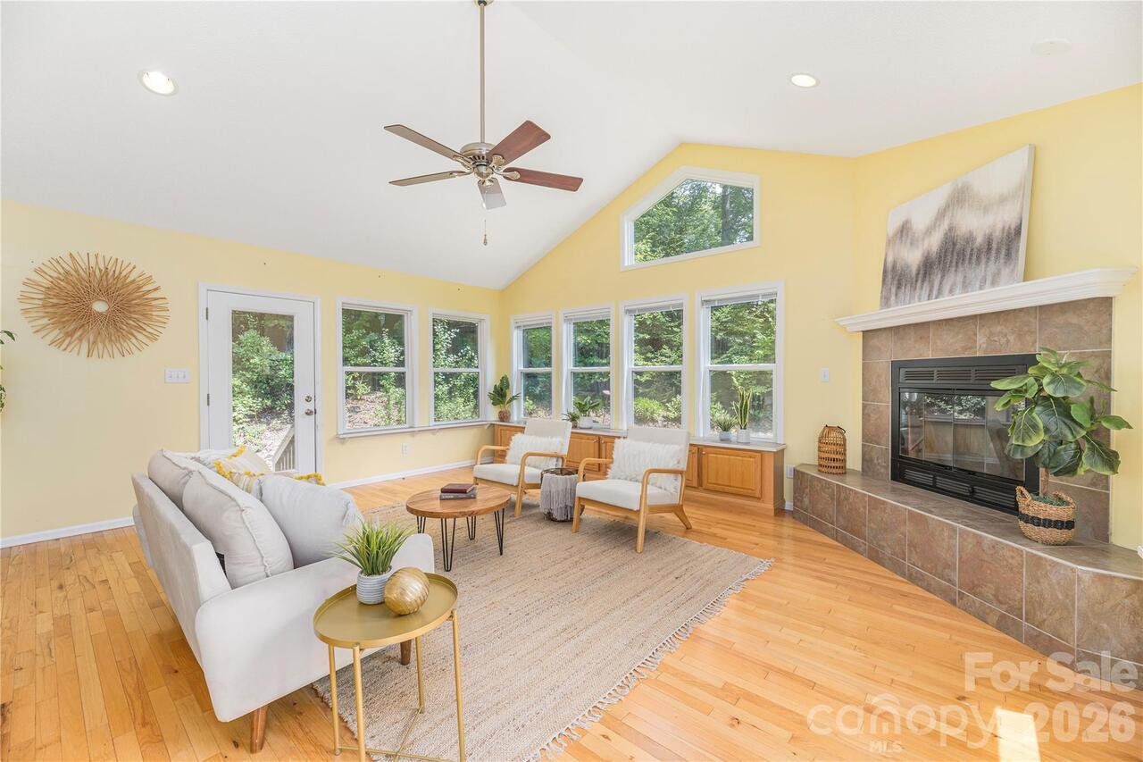 Listing Photo 15