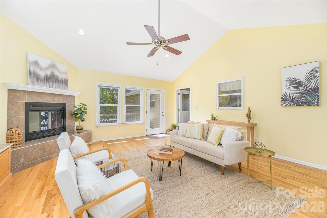 Listing Photo 17