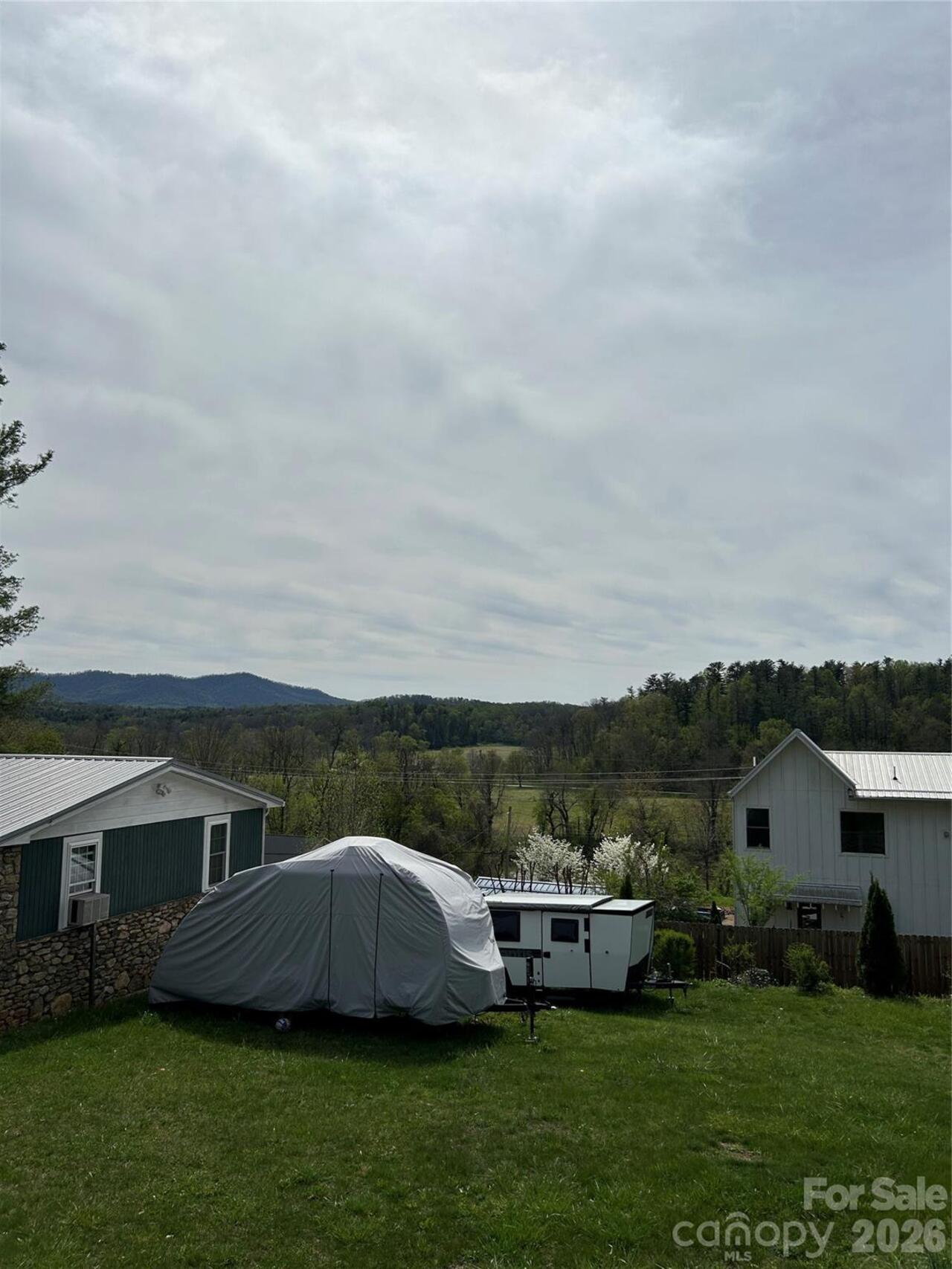 Listing Photo 8