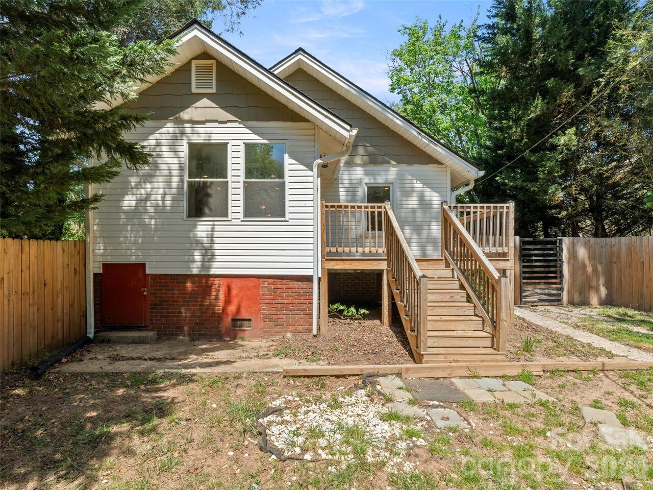 Listing Photo 8