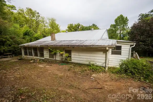 Listing Photo 6