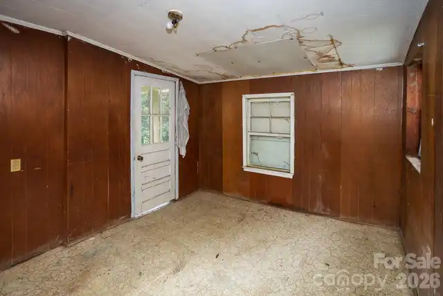 Listing Photo 14