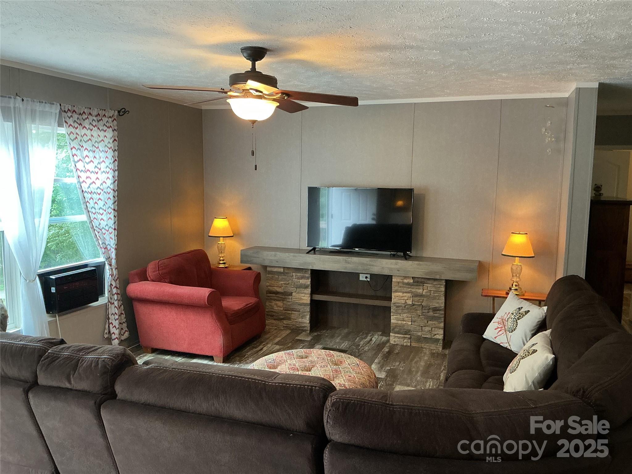 Listing Photo 14