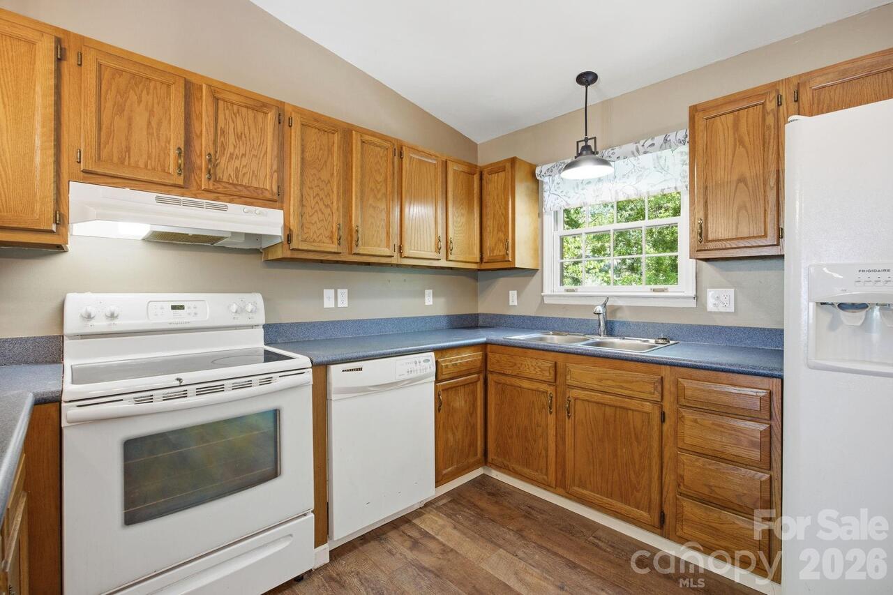 Listing Photo 6