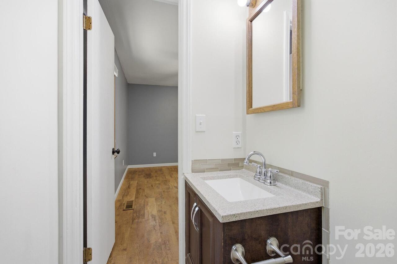 Listing Photo 14