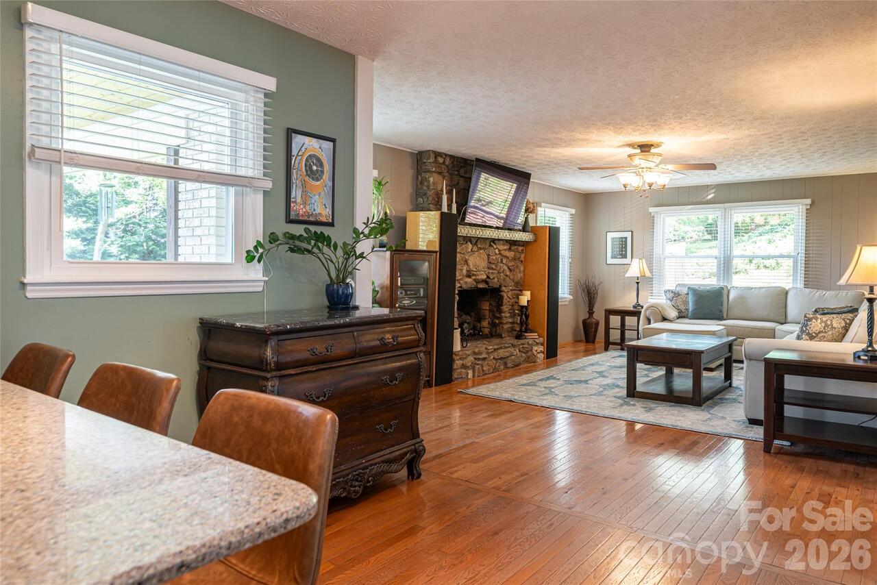 Listing Photo 6