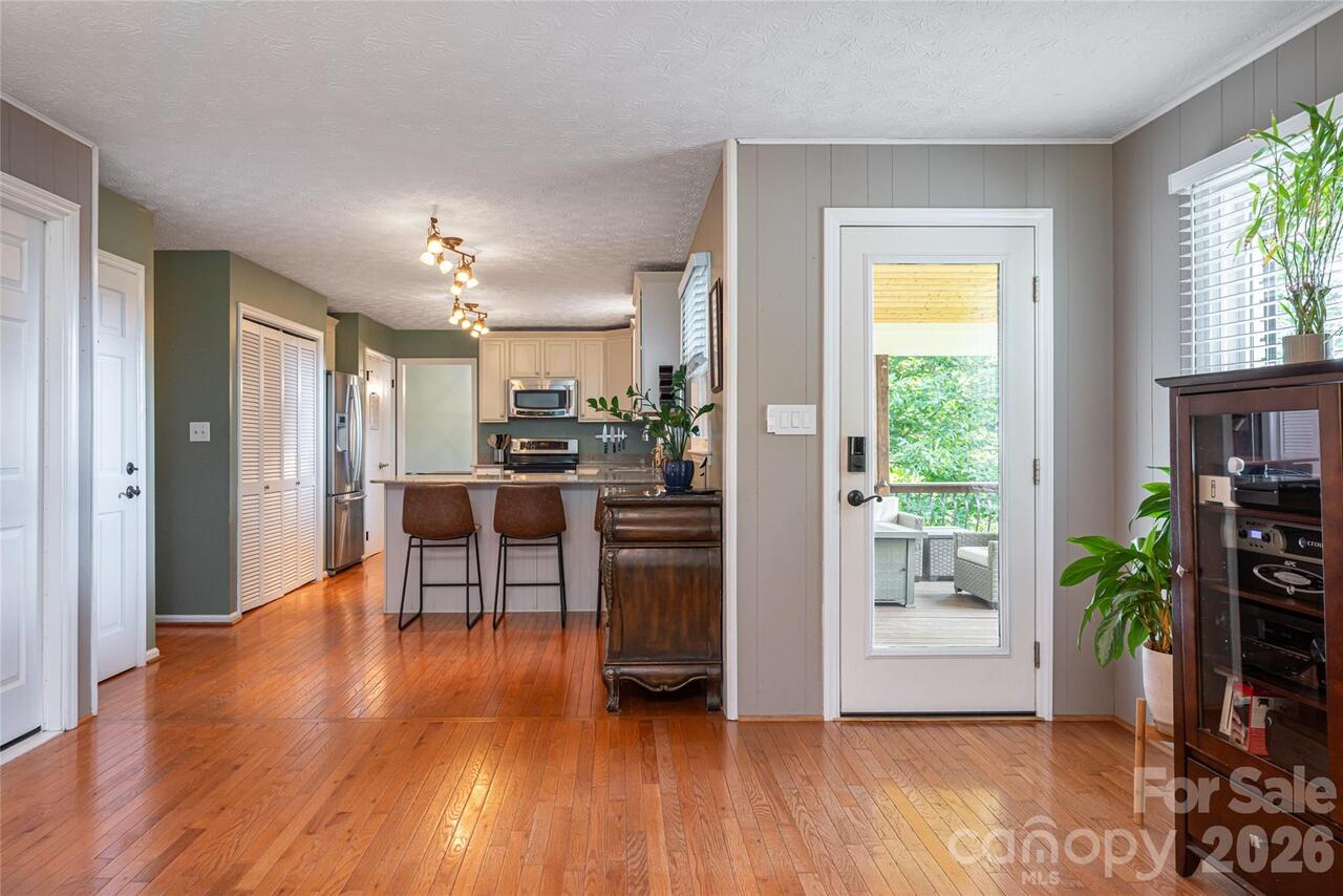 Listing Photo 10
