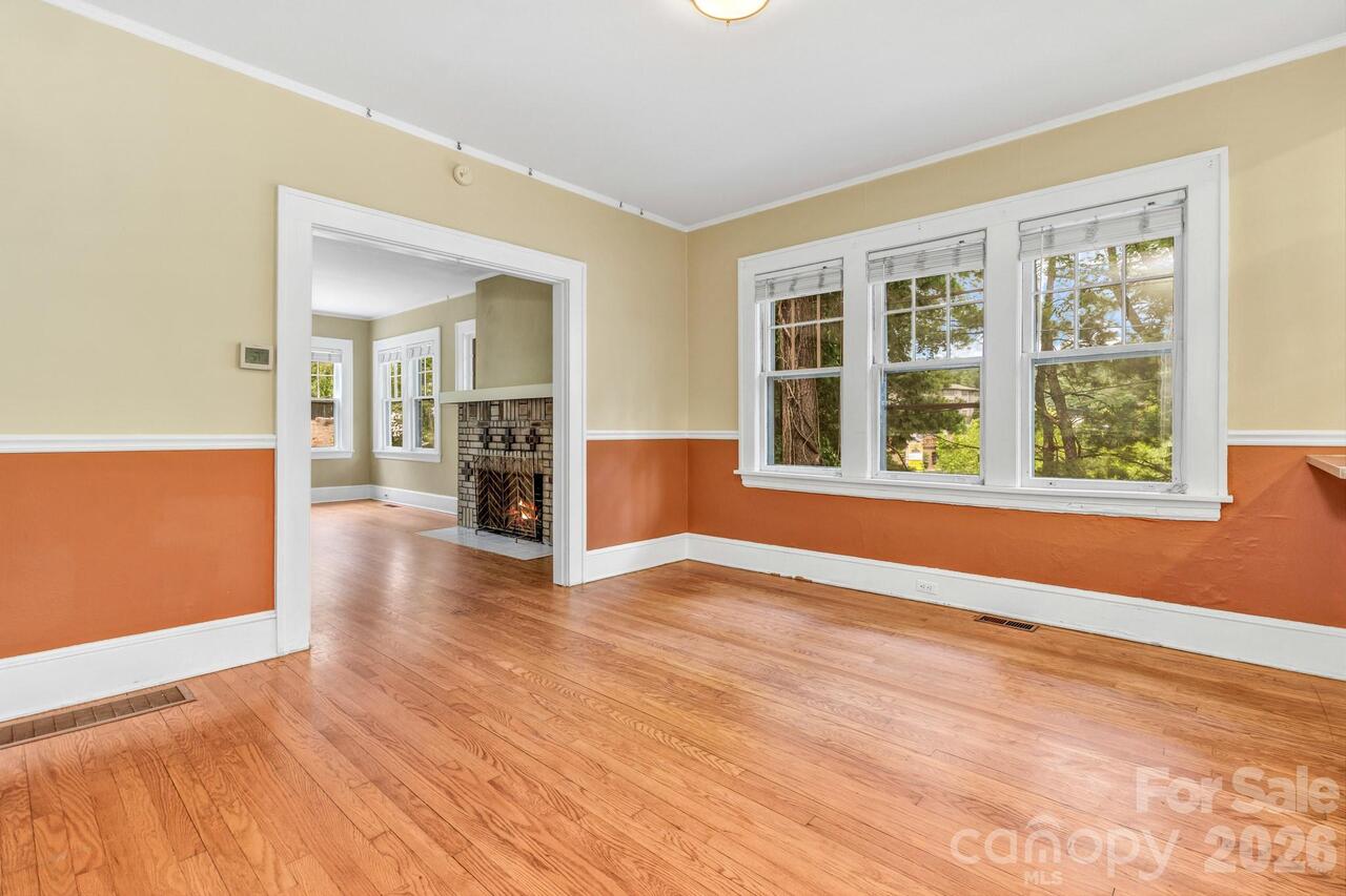 Listing Photo 12