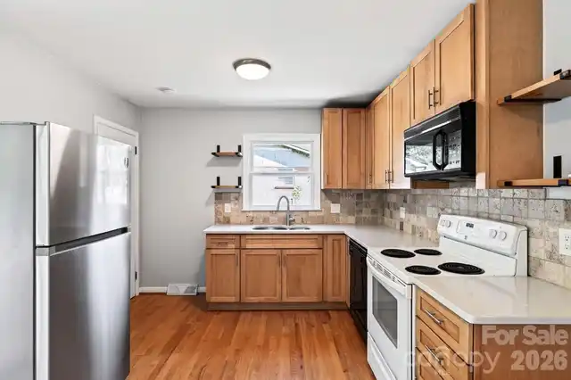 Listing Photo 12