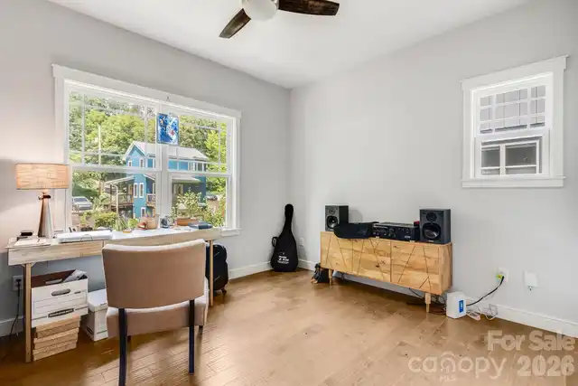 Listing Photo 14