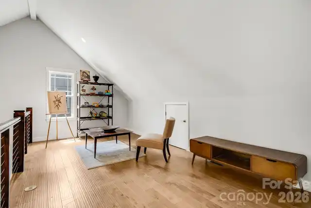 Listing Photo 17