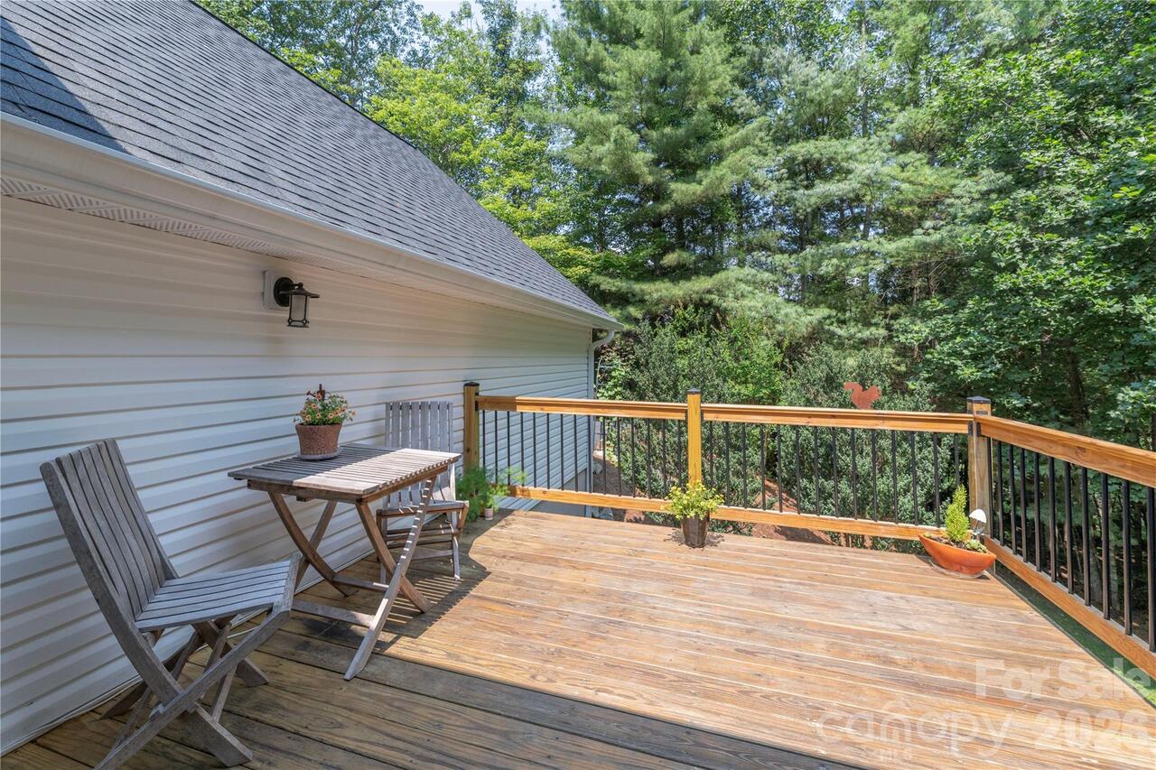 Listing Photo 16