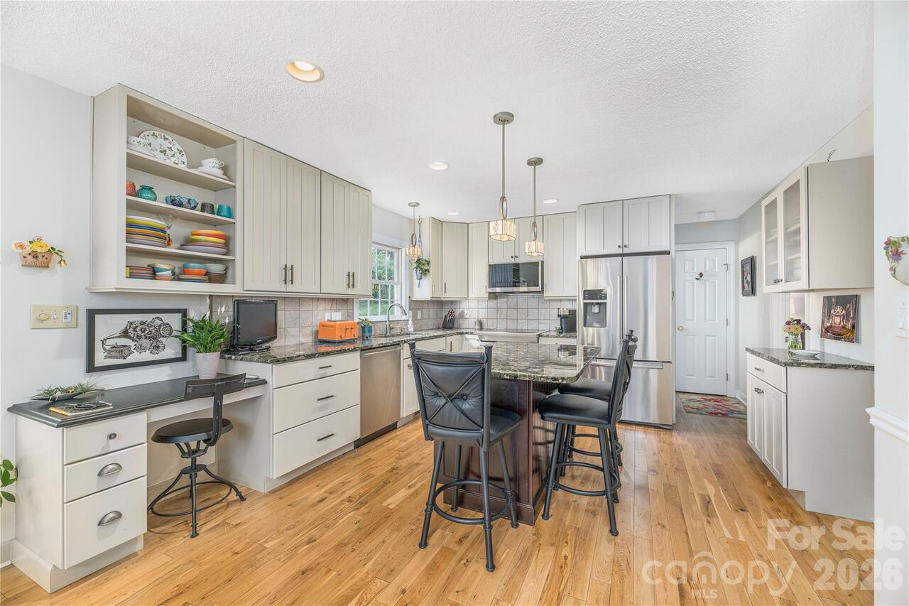 Listing Photo 18
