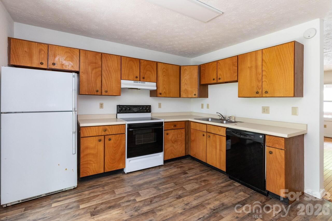 Listing Photo 7