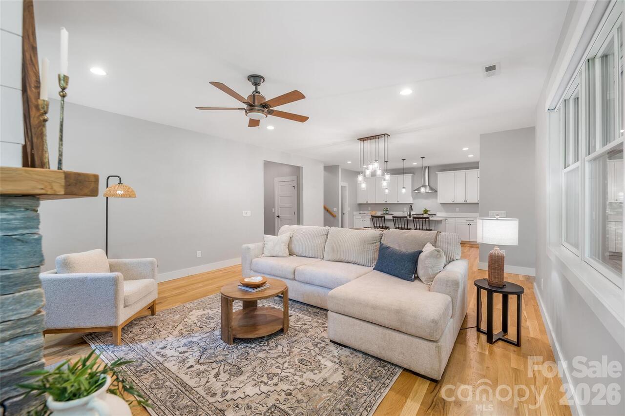 Listing Photo 10