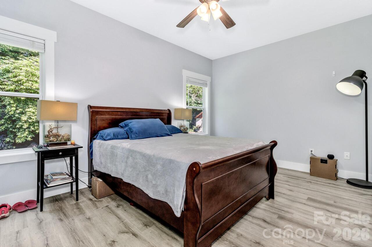 Listing Photo 15