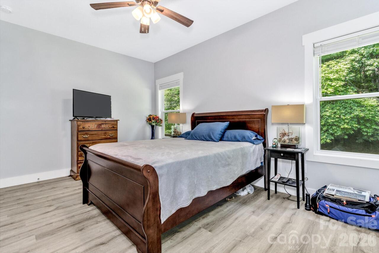 Listing Photo 17