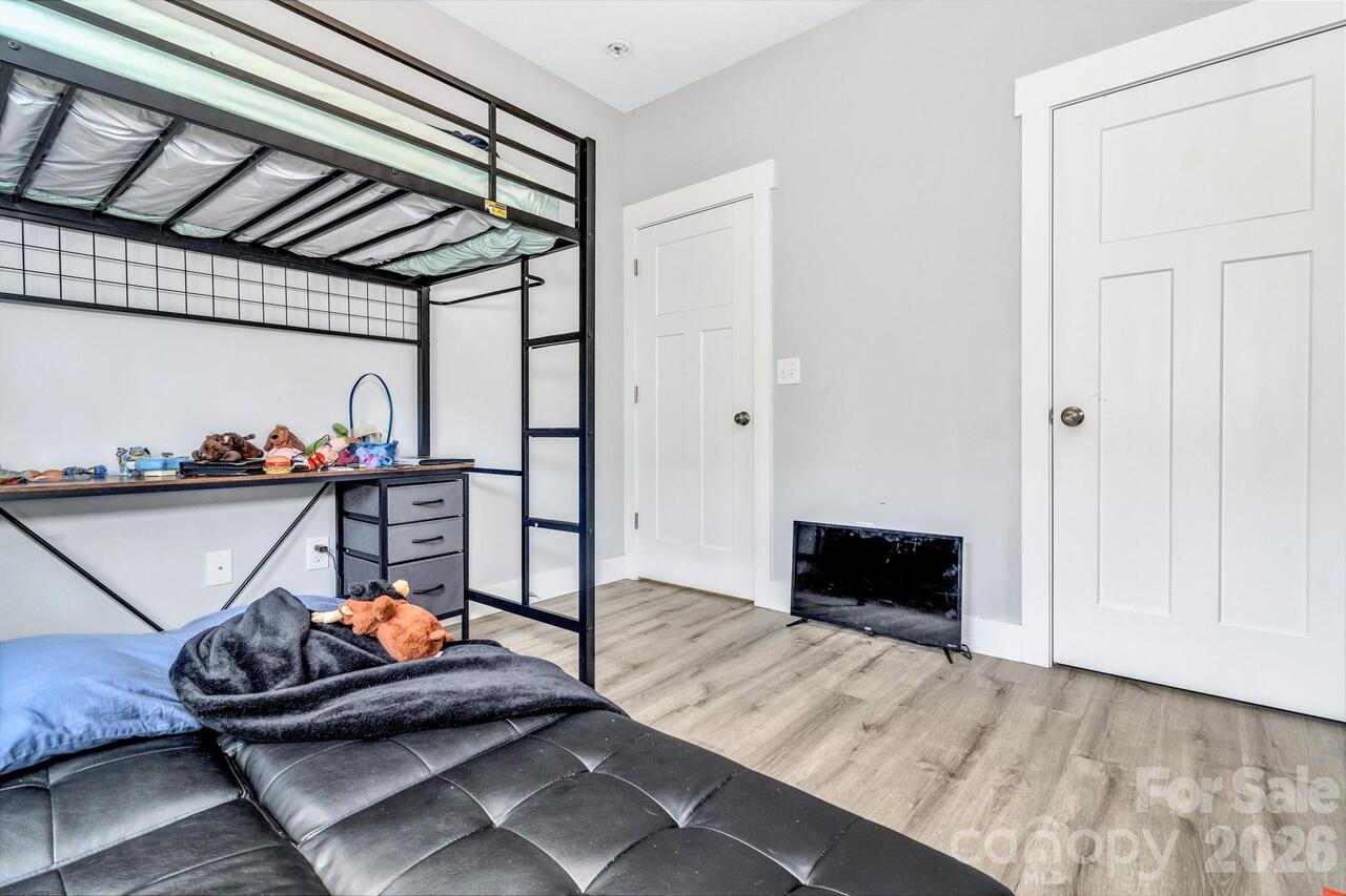 Listing Photo 22