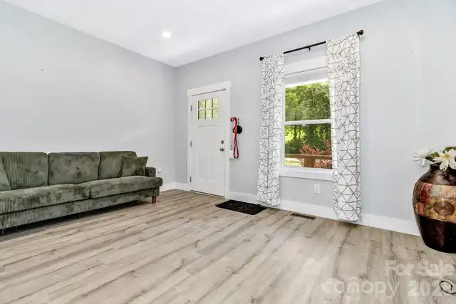 Listing Photo 7
