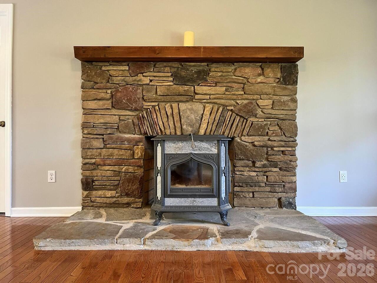 Listing Photo 11