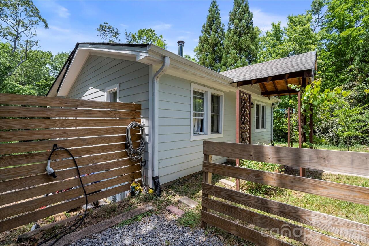 Listing Photo 18