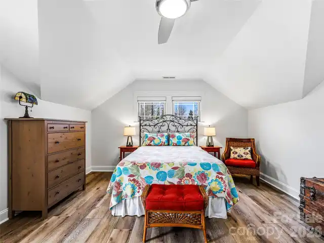 Listing Photo 25