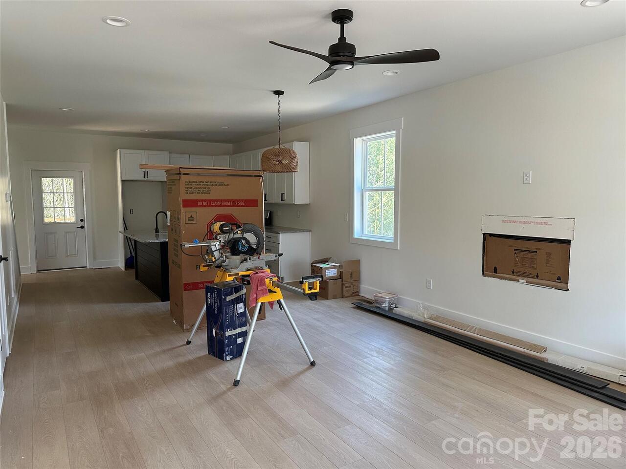 Listing Photo 12