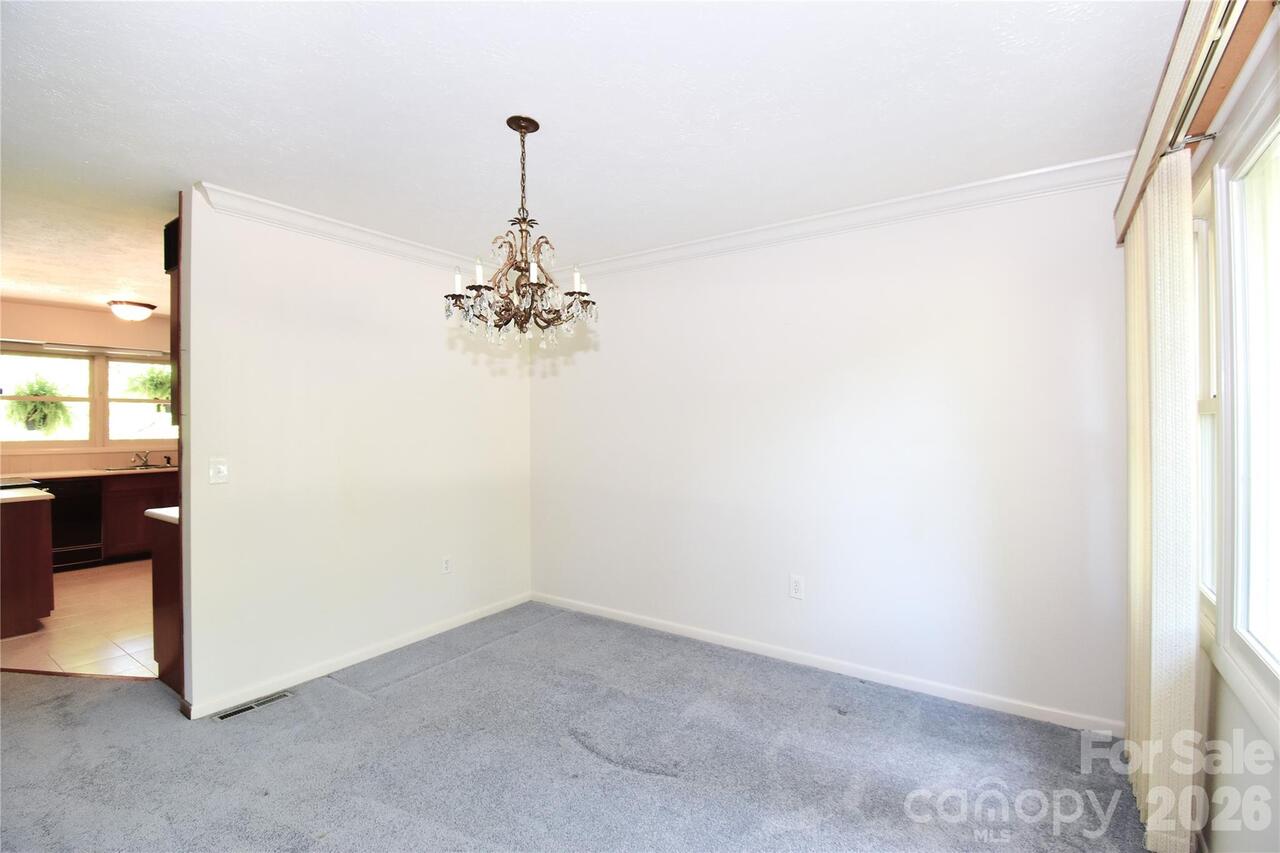 Listing Photo 8