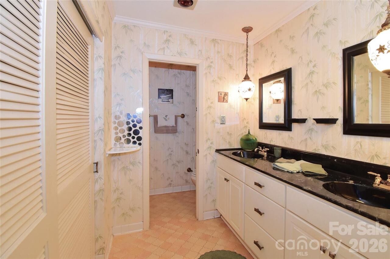 Listing Photo 17