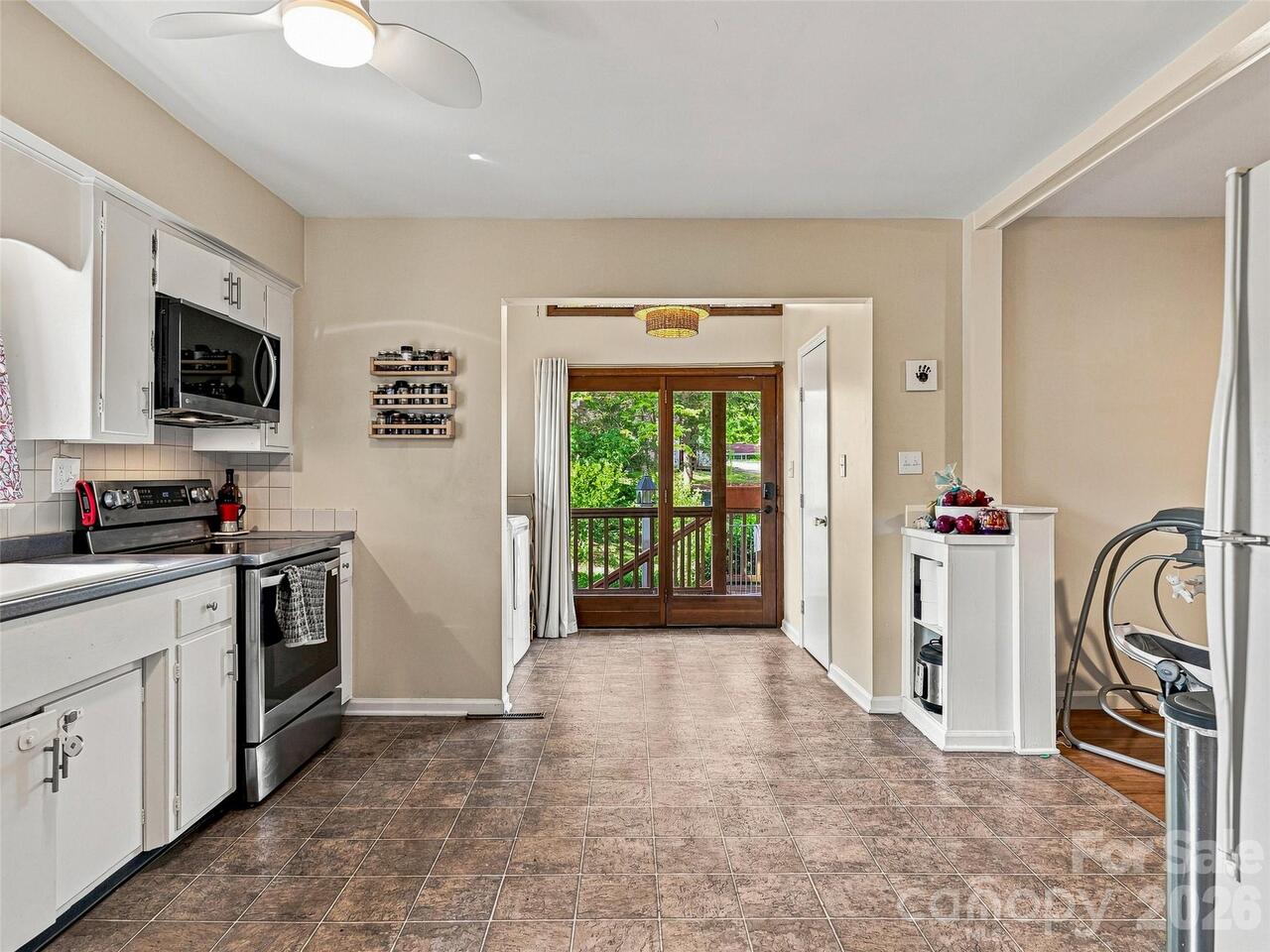 Listing Photo 8