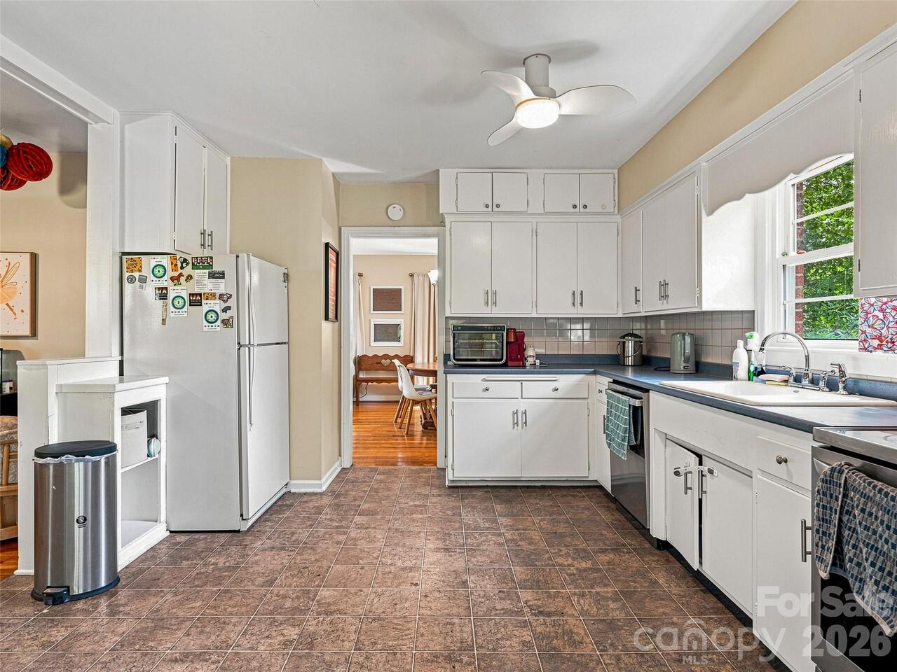Listing Photo 10
