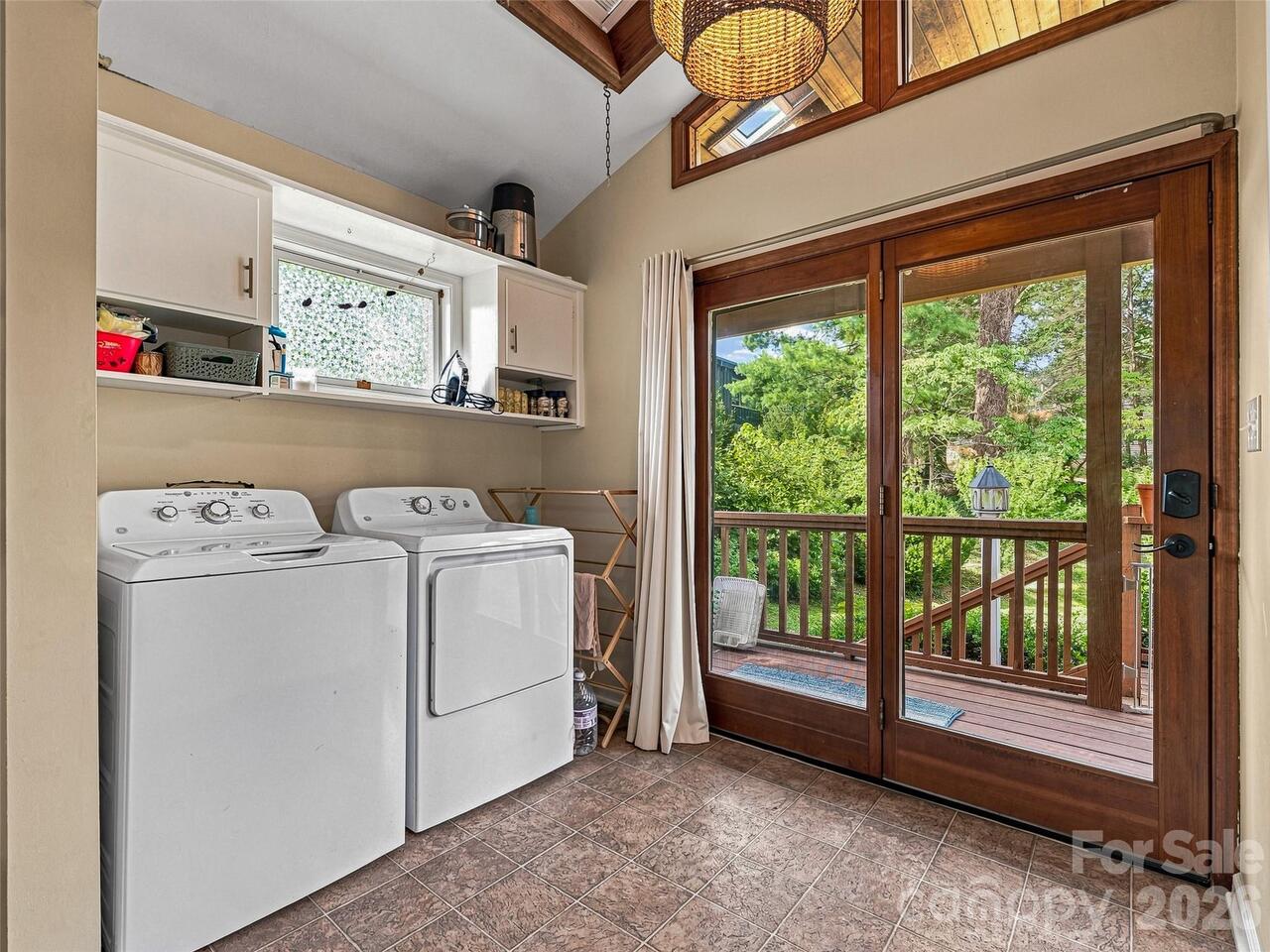 Listing Photo 11