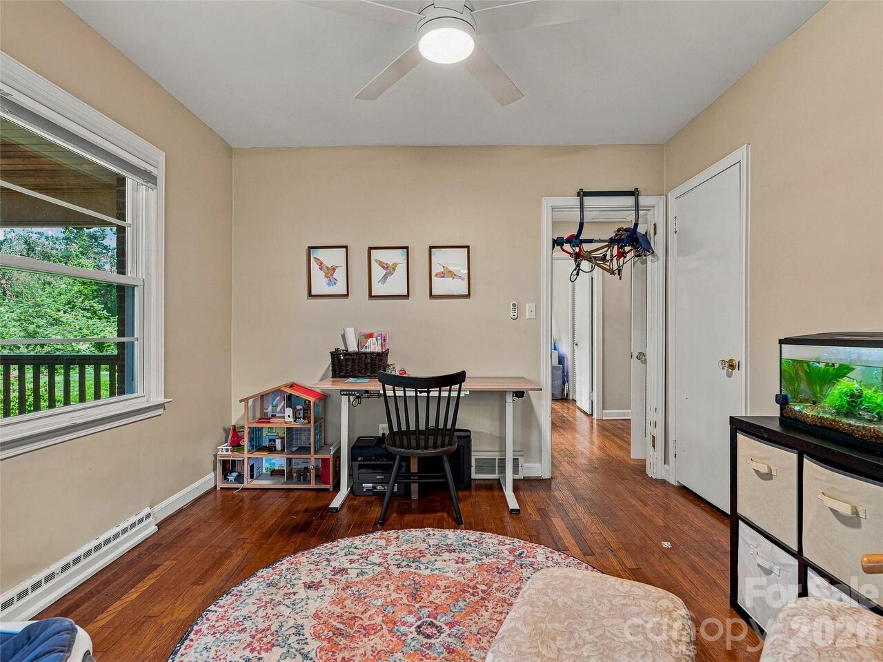 Listing Photo 12