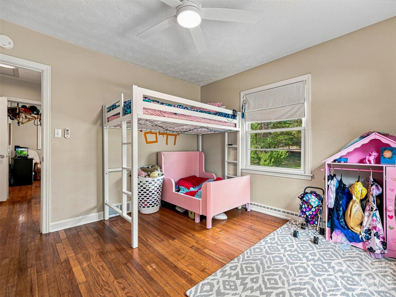 Listing Photo 17