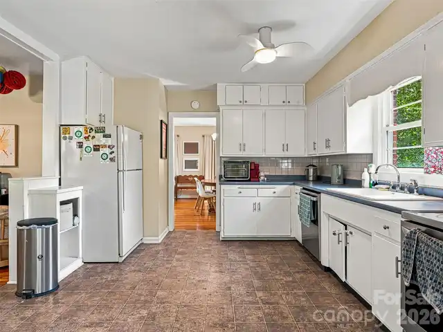 Listing Photo 10
