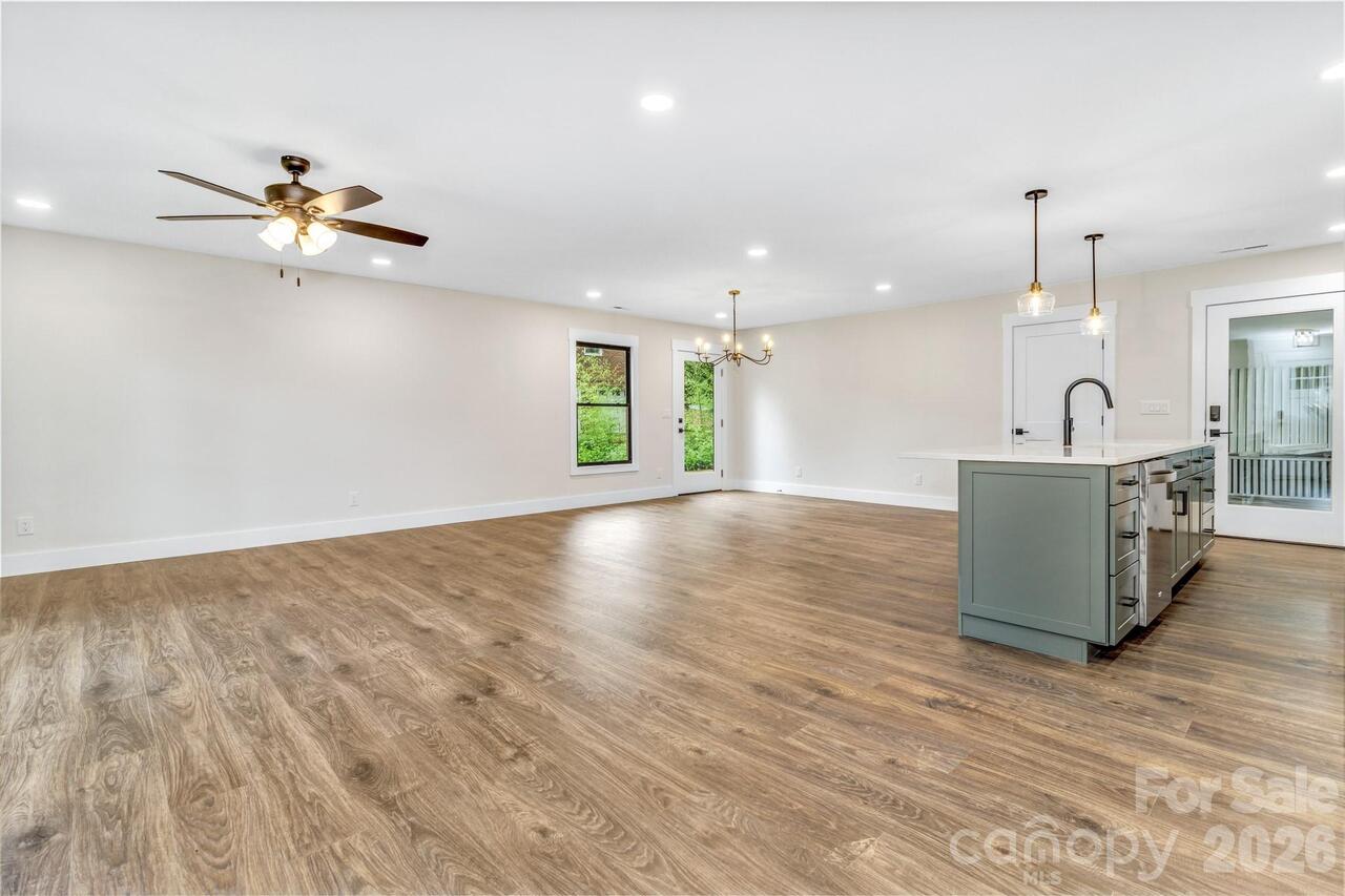 Listing Photo 8