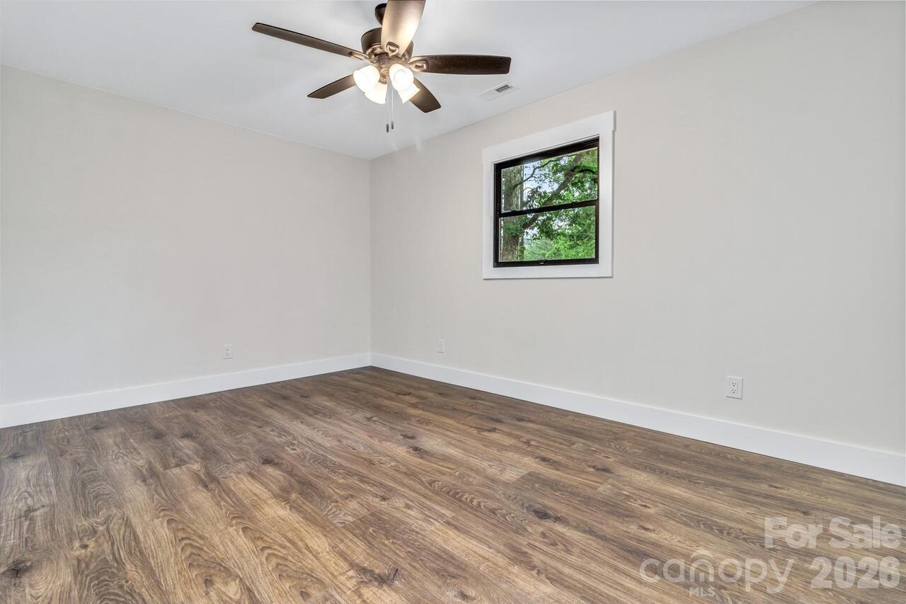 Listing Photo 28