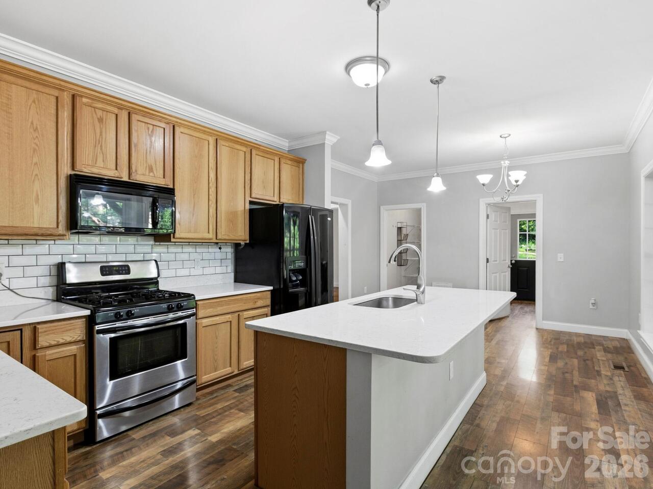 Listing Photo 11