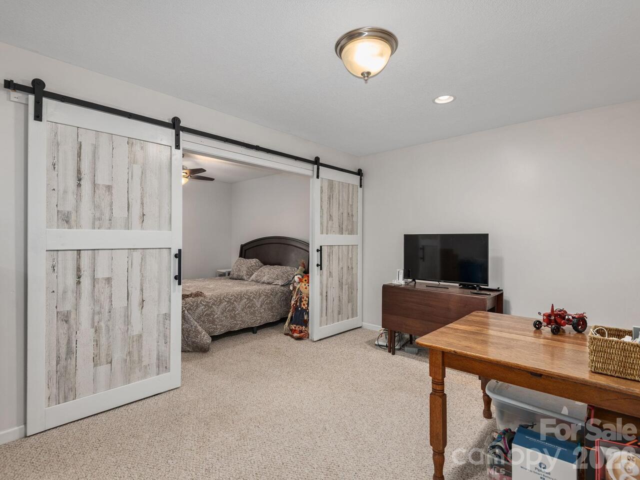 Listing Photo 17