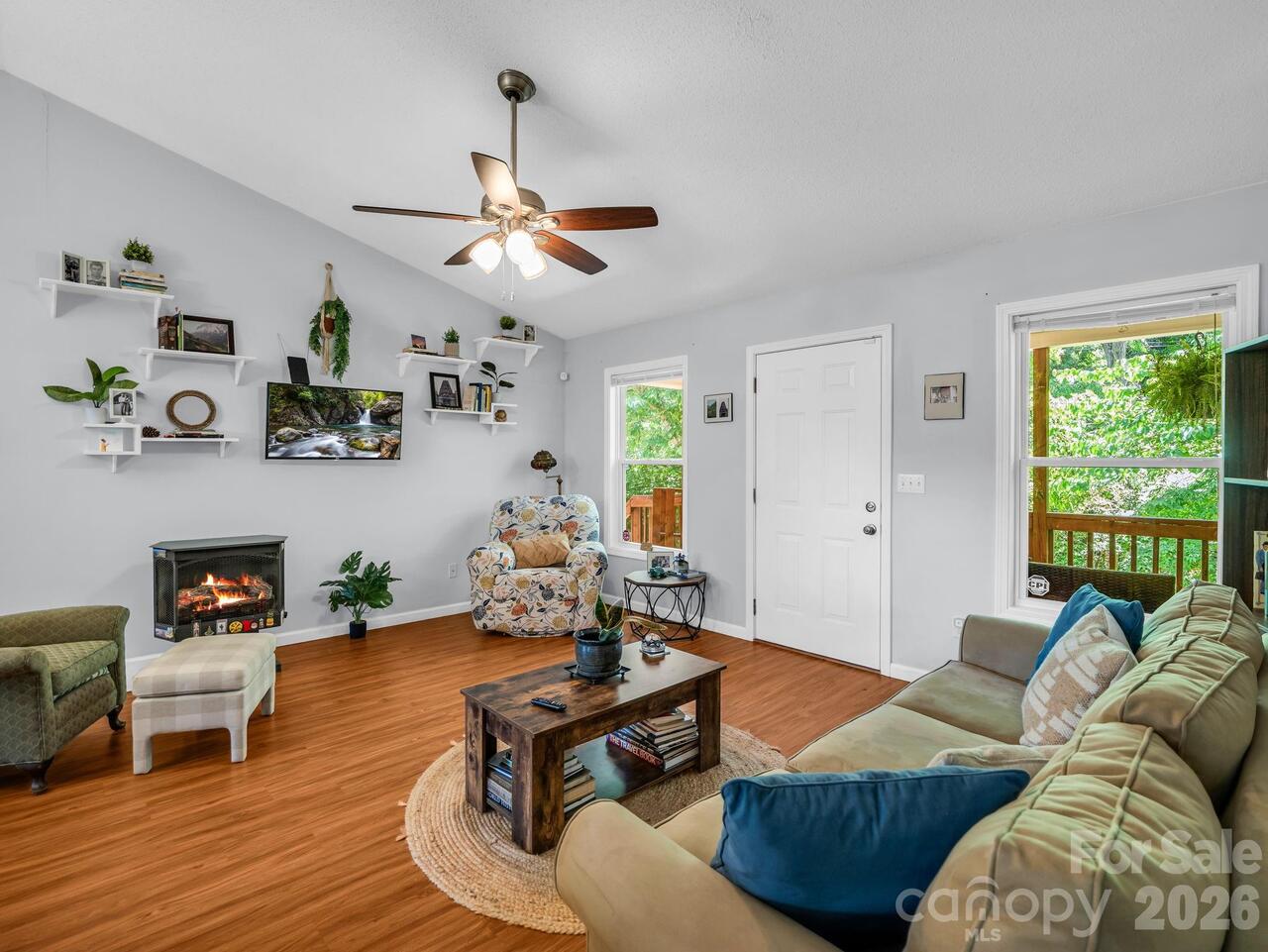Listing Photo 6
