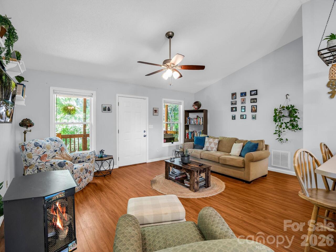 Listing Photo 7