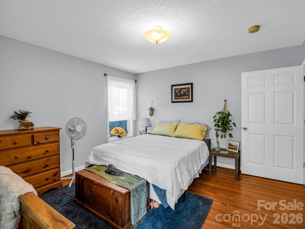 Listing Photo 9