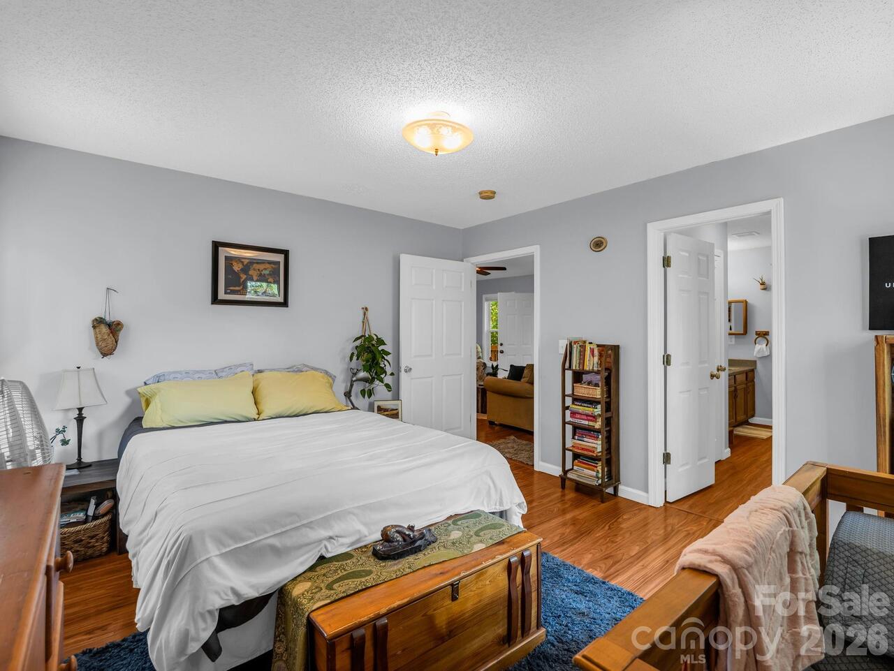 Listing Photo 10